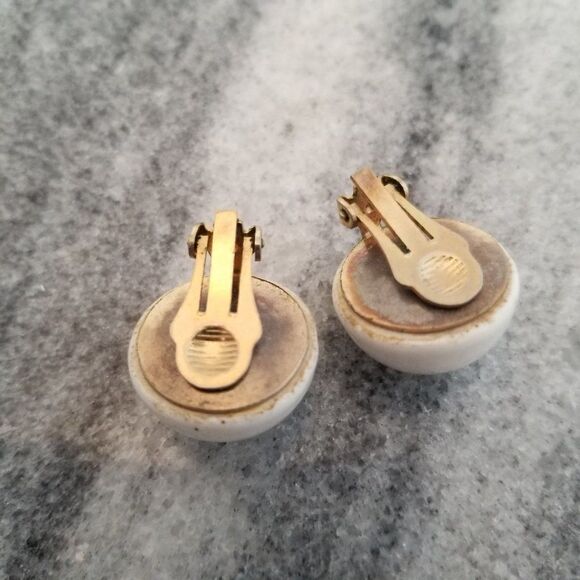 Vintage Yellow Flower Clip On Earrings, White Dome, Retro Design, Estate - Picture 3 of 5